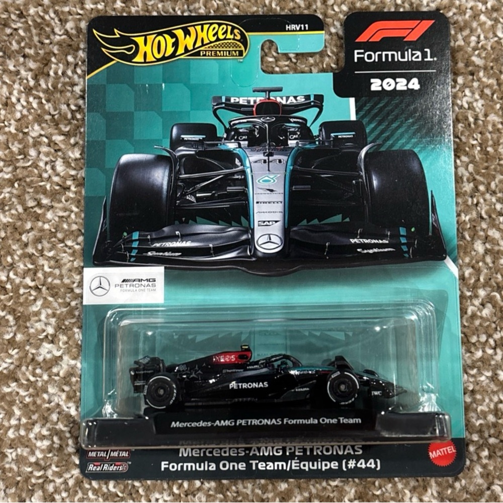 2024 Hot Wheels Premium Formula 1 Mercedes-AMG PETRONAS Car - #44 Lewis Hamilton